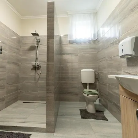 Napsugar & Virag Apartman Tiszafured Exterior photo