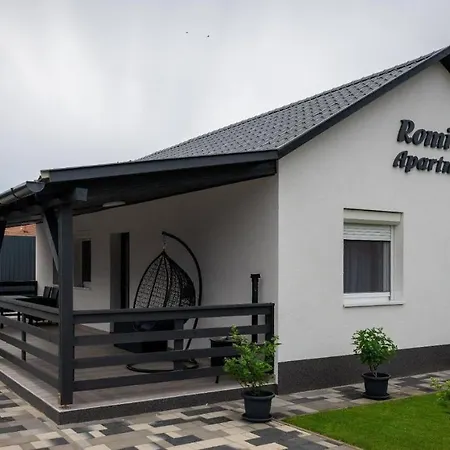 Napsugar & Virag Apartman Tiszafured Exterior photo